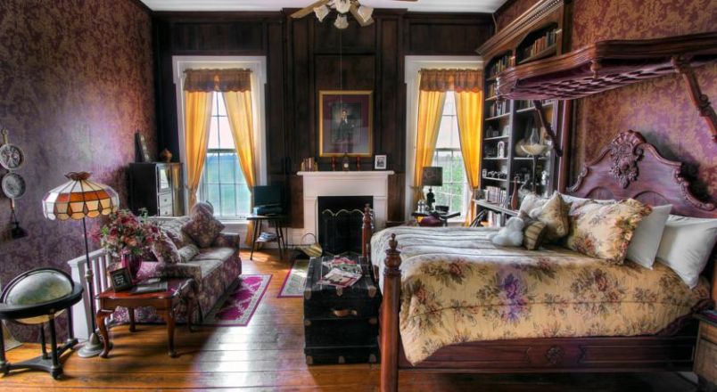 Historic Maple Hill Manor Bed & Breakfast